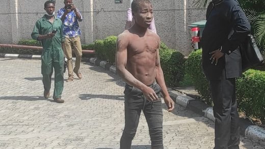 Lucky Boy Survives after jumping from the Collapsing Gerrard building at Ikoyi into another building